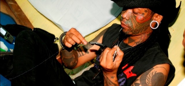 Membaca Tato di Tatoo Untuk Semua